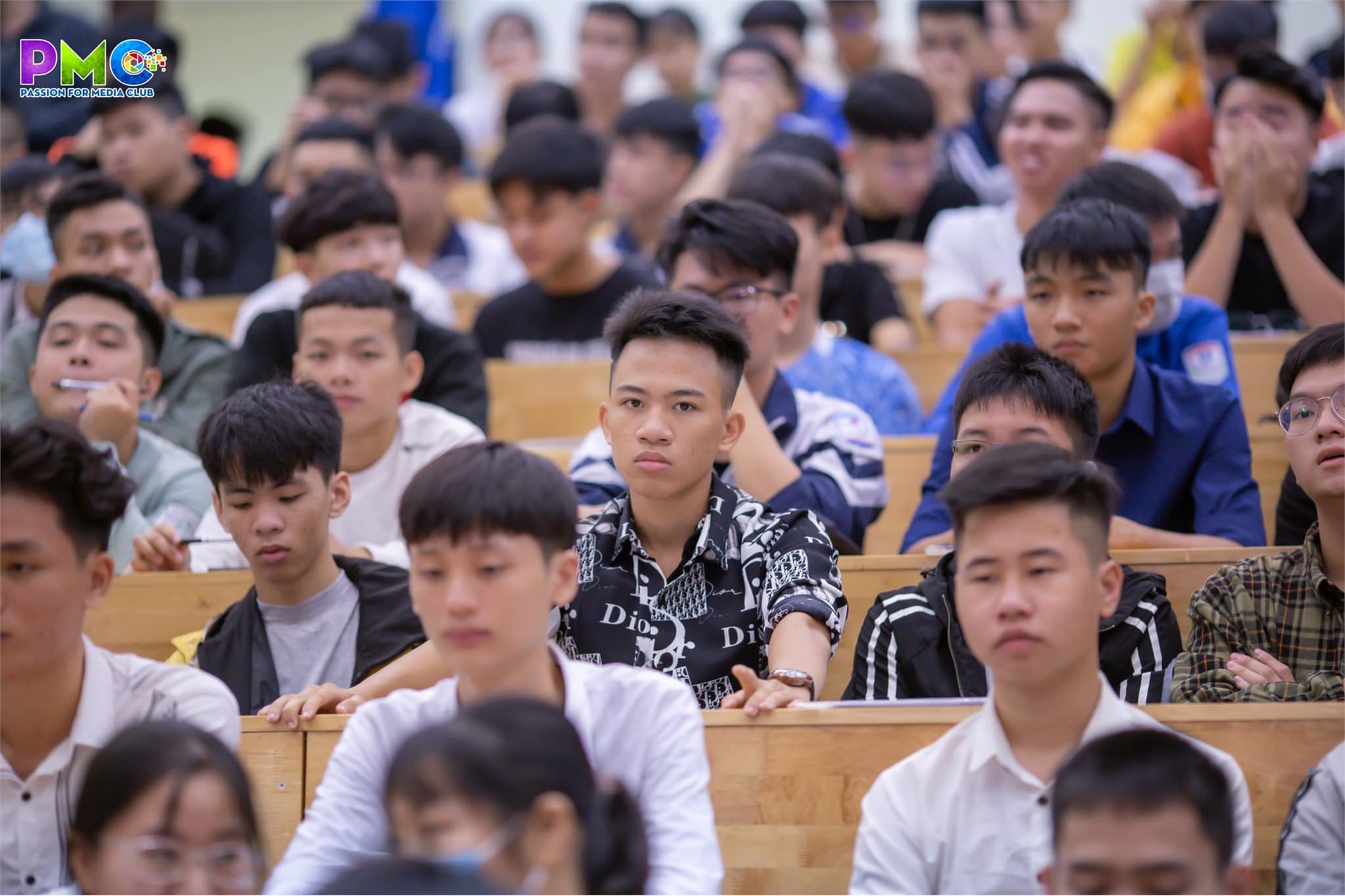 Khoa Điện tử chào đón hơn 700 sinh viên về nhập học