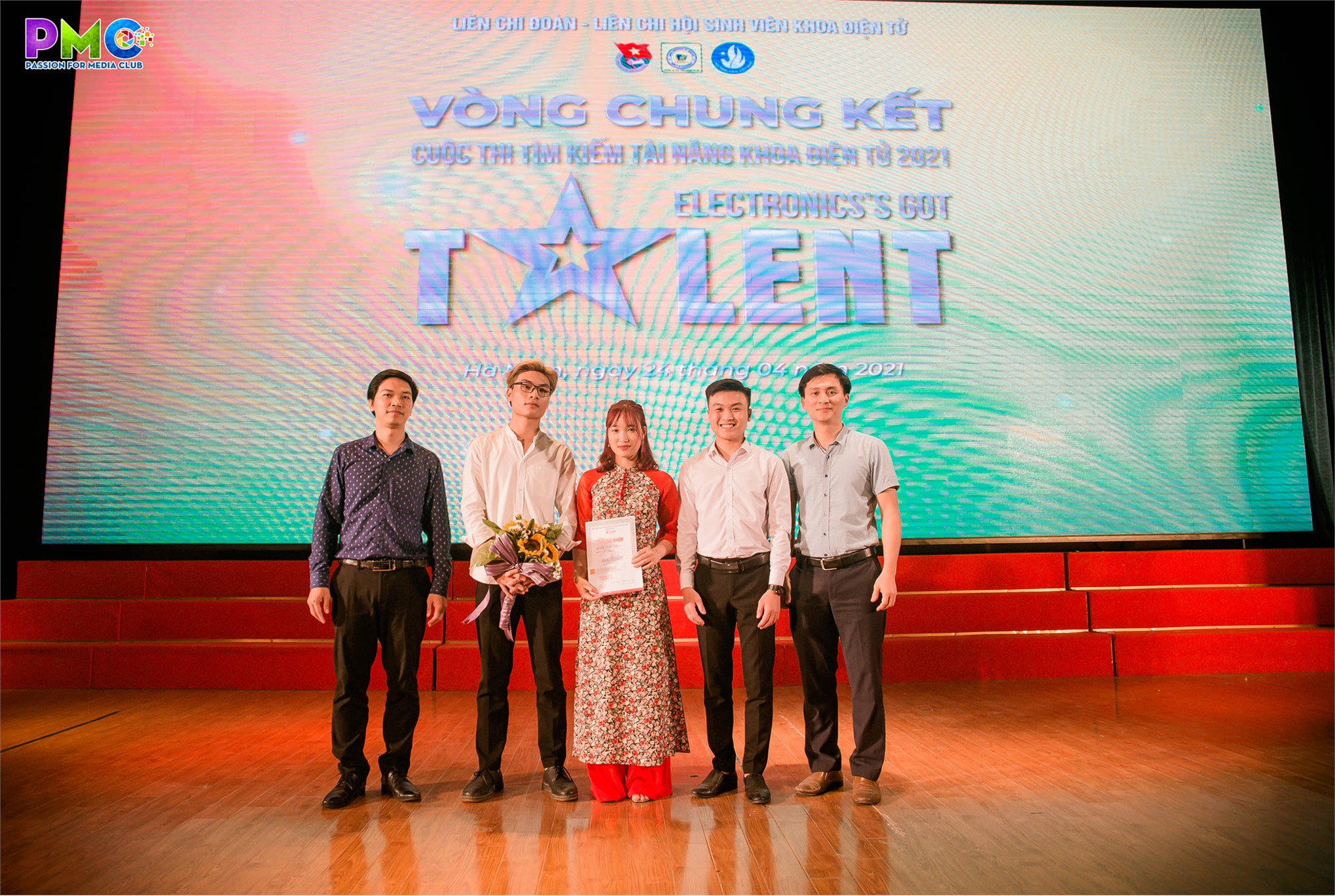 Vòng chung kết cuộc thi `Tìm kiếm tài năng khoa Điện tử 2021 - Electronic's Got Talent`