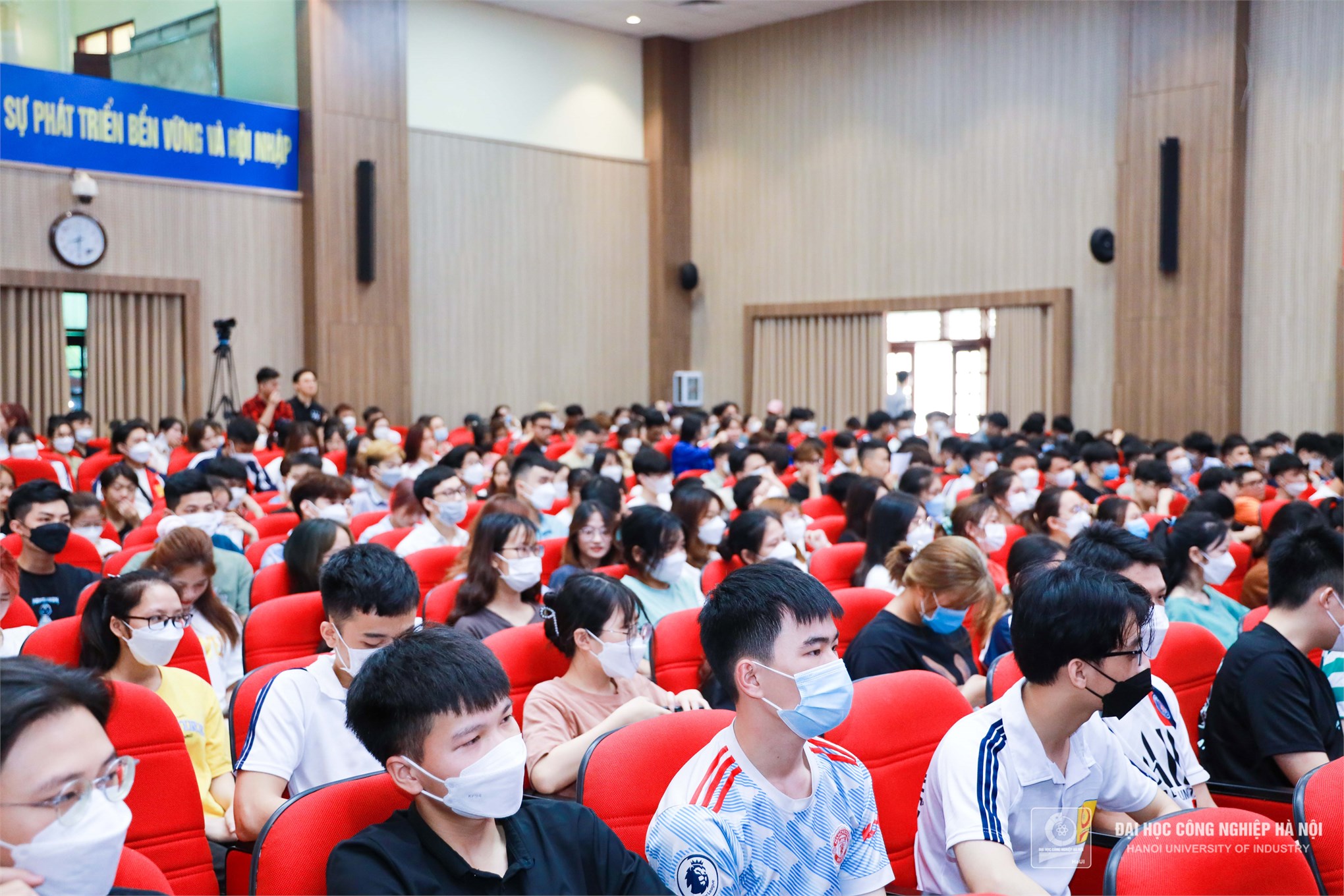 Khoa Điện tử với Chung kết cuộc thi `Sinh viên Đại học Công nghiệp Hà Nội và công tác phòng, chống ma tuý`