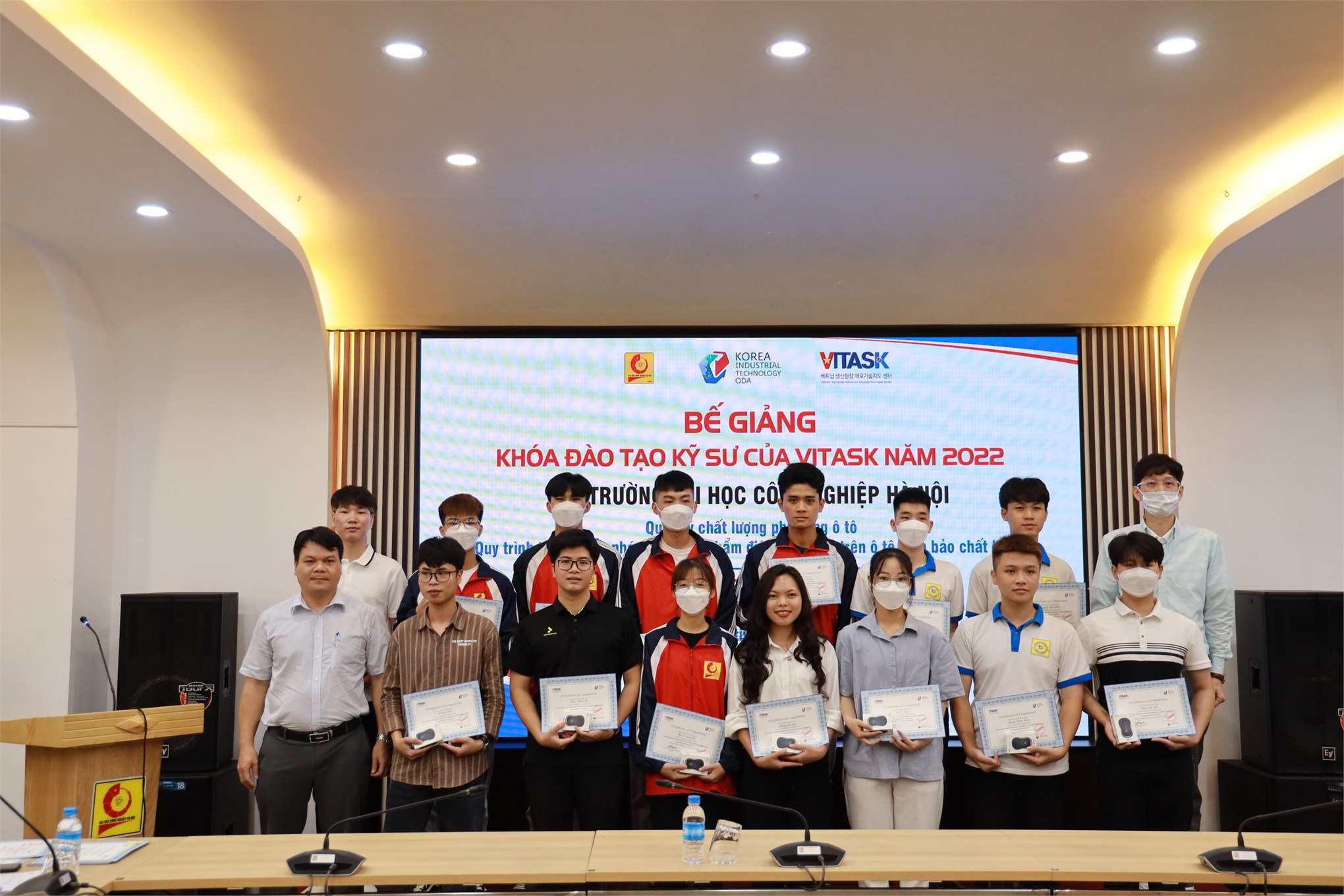 Bế giảng và trao chứng nhận cho sinh viên khóa đào tạo Dự án VITASK Hàn Quốc