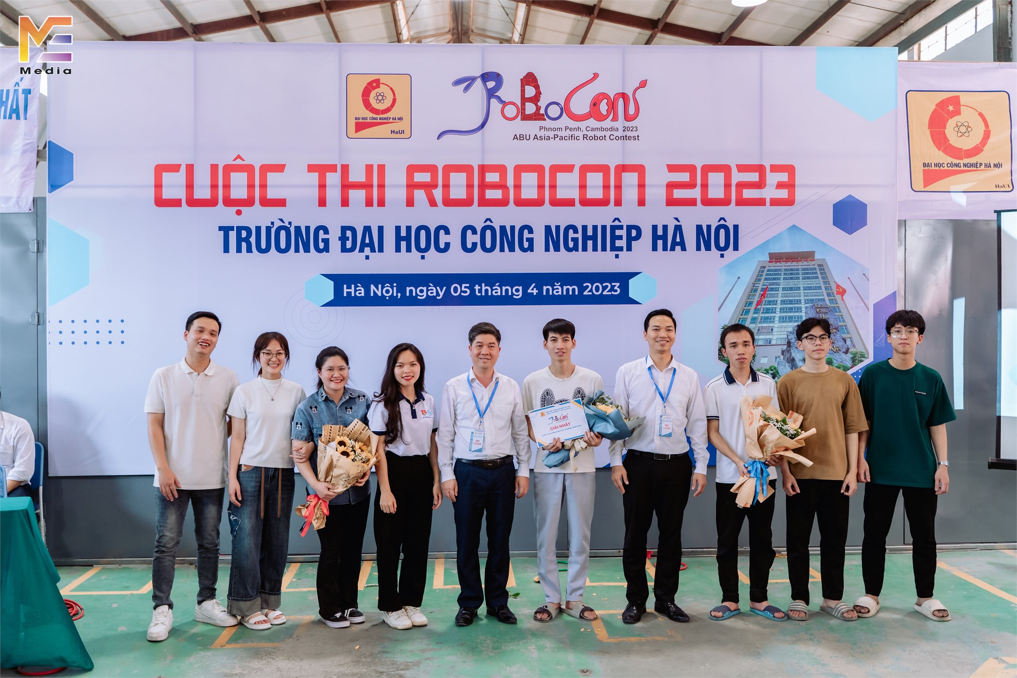 Đội Robocon Khoa Điện Tử đã xuất sắc trở thành nhà vô địch cuộc thi Robocon cấp trường năm 2023