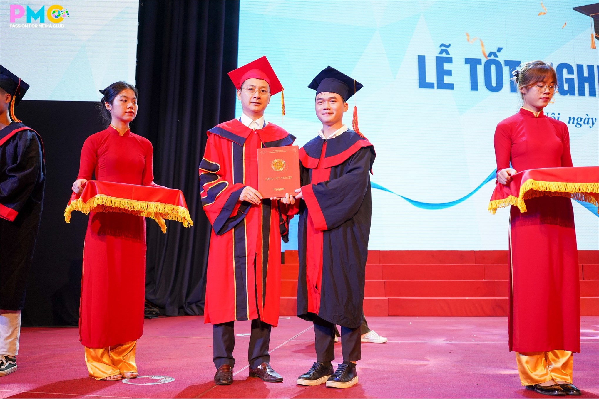 Lễ bế giảng của sinh viên tốt nghiệp Đại học năm 2023 - Kết thúc một hành trình học tập đáng nhớ.